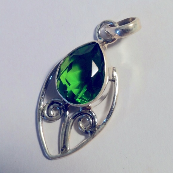 5CT Natural Peridot Pendant Necklace NWT - Picture 2 of 4